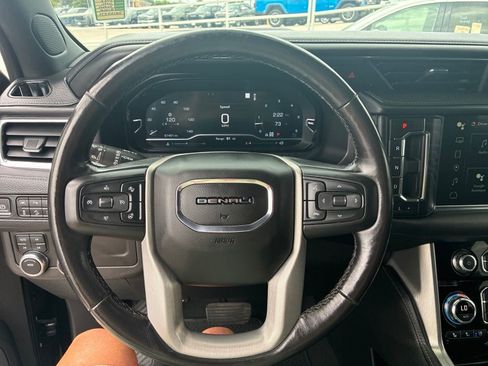 Used 2022 GMC Yukon XL Denali AWD/4WD image 30