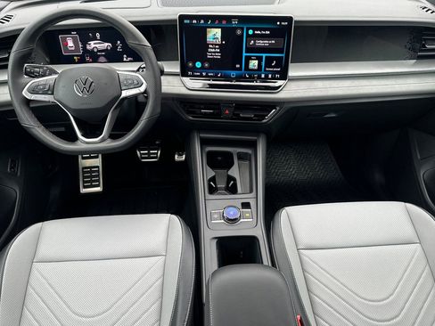 New 2026 Volkswagen Tiguan SE R-Line image 11