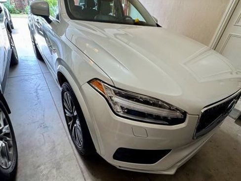 Used 2020 Volvo XC90 T6 Momentum w/ Protection Package Premier AWD/4WD image 1