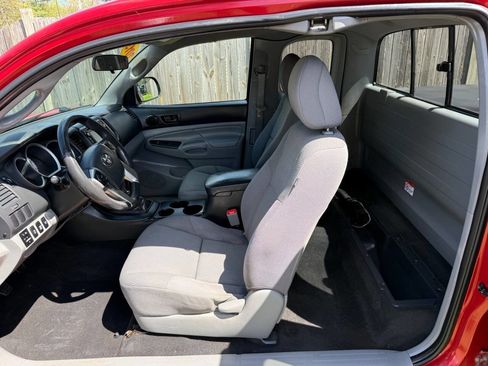 Used 2015 Toyota Tacoma 4x4 Access Cab w/ Convenience Package image 8