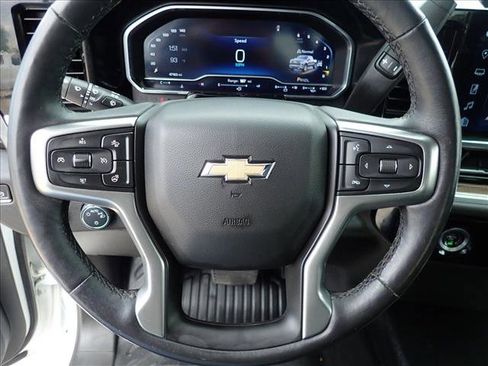 Used 2022 Chevrolet Silverado 1500 LT AWD/4WD image 11