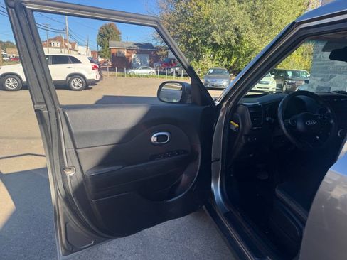Used 2014 Kia Soul FWD image 10