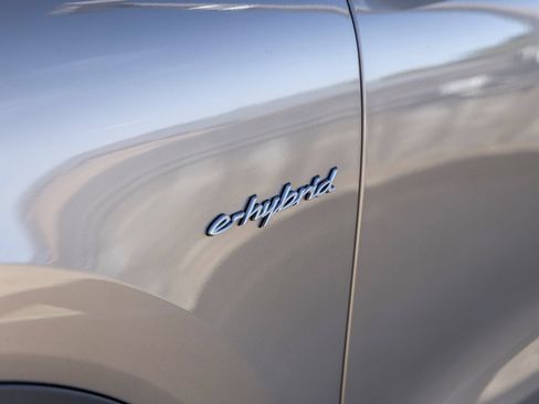Certified 2025 Porsche Cayenne S AWD/4WD image 20