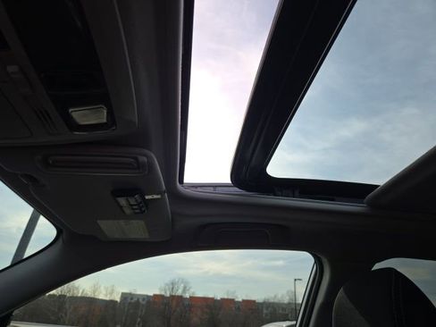 Used 2017 Subaru Forester 2.5i Premium w/ All-Weather Package image 21