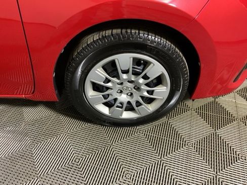 Used 2015 Toyota Corolla S image 35