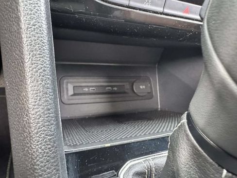 Used 2023 Volkswagen Atlas SE AWD/4WD image 33