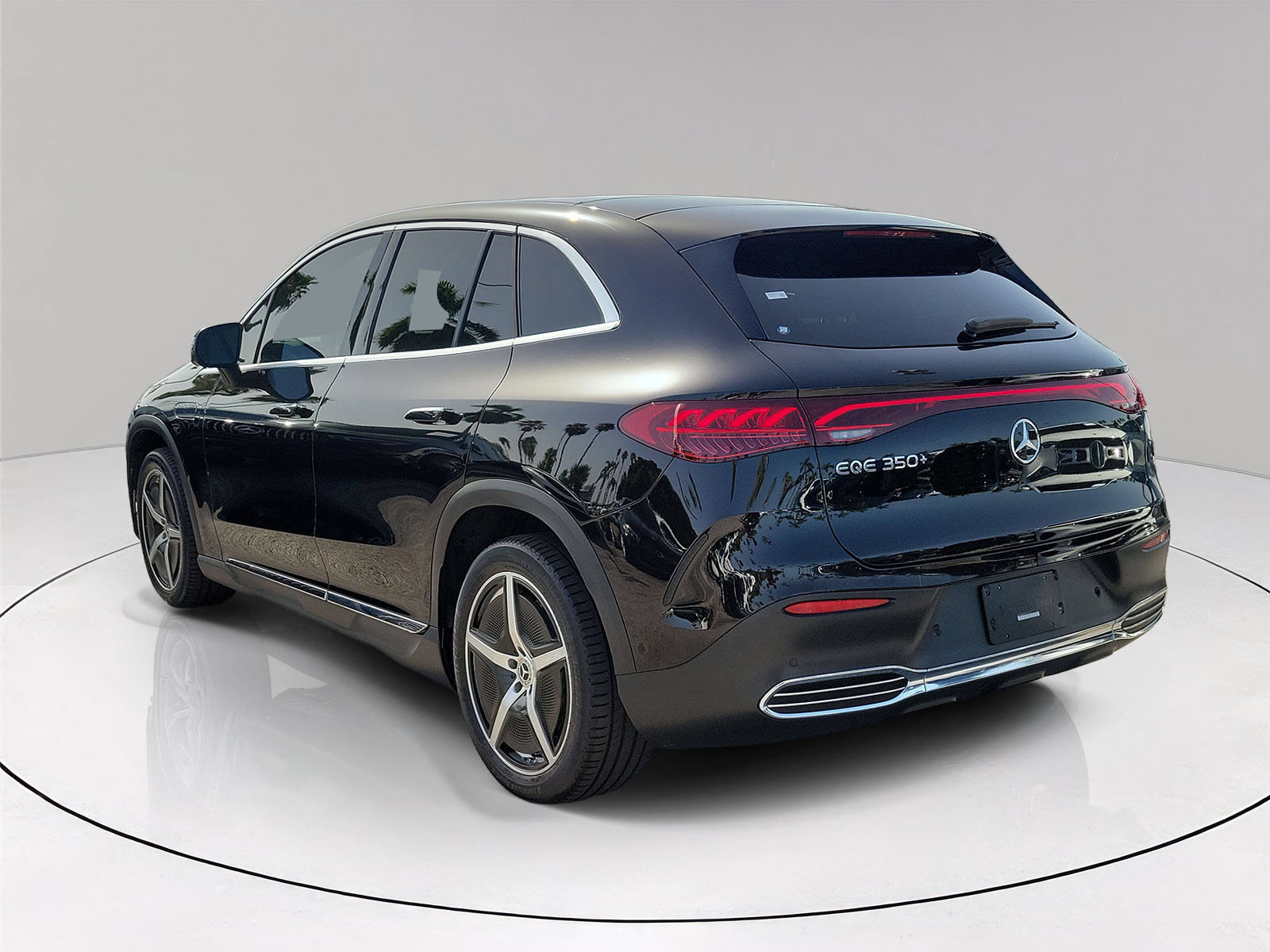 Used 2023 Mercedes-Benz EQE 350+ SUV image 4