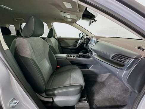 Used 2023 Nissan Rogue SV image 29