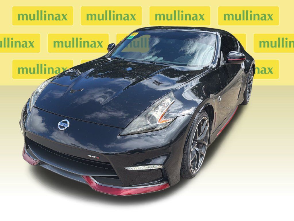 Used 2019 Nissan 370Z NISMO RWD image 12