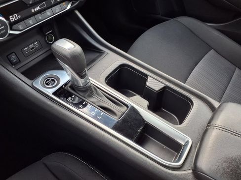 Used 2025 Nissan Sentra SV w/ All-Weather Package FWD image 21