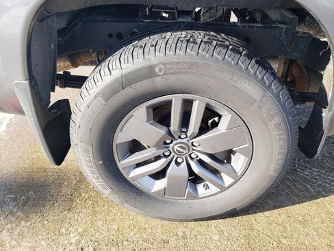 Certified 2025 Nissan Frontier SV w/ SV Convenience Package image 46