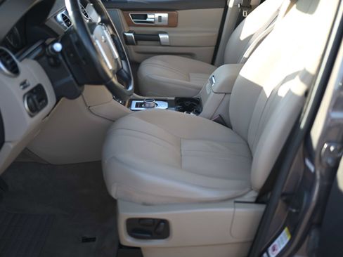 Used 2016 Land Rover LR4 HSE AWD/4WD image 9