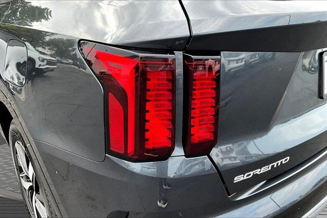 Used 2023 Kia Sorento EX w/ Panoramic Sunroof Package FWD image 22