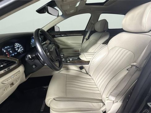 Used 2018 Genesis G90 3.3T Premium image 17