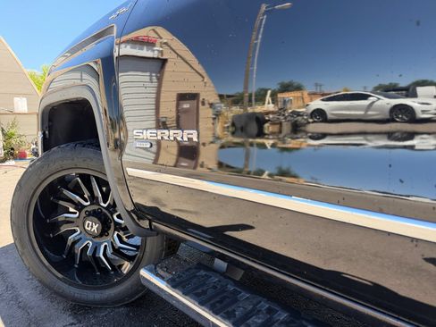 Used 2018 GMC Sierra 1500 SLT AWD/4WD image 30