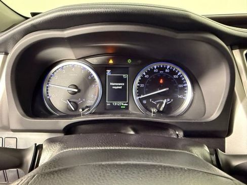 Used 2019 Toyota Highlander XLE FWD image 18