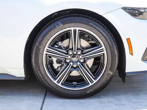 Used 2025 Ford Mustang Coupe RWD image 12