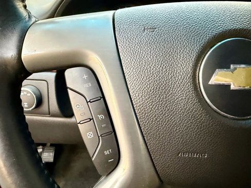 Used 2014 Chevrolet Suburban LTZ image 16
