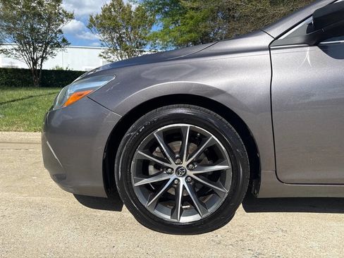 Used 2015 Toyota Camry XSE w/ Moonroof Package image 9