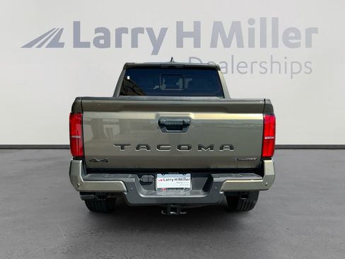 Certified 2024 Toyota Tacoma TRD Sport w/ TRD Sport Upgrade Package image 4