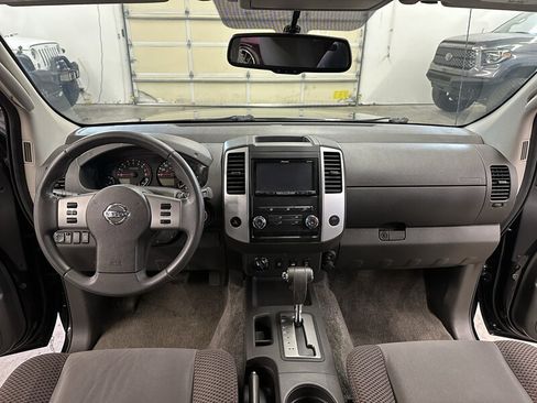 Used 2010 Nissan Xterra Off-Road AWD/4WD image 18