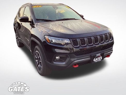 Used 2024 Jeep Compass Trailhawk AWD/4WD image 1