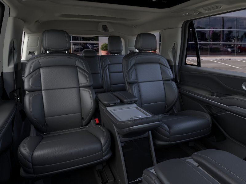 New 2026 Lincoln Navigator Reserve AWD/4WD image 11