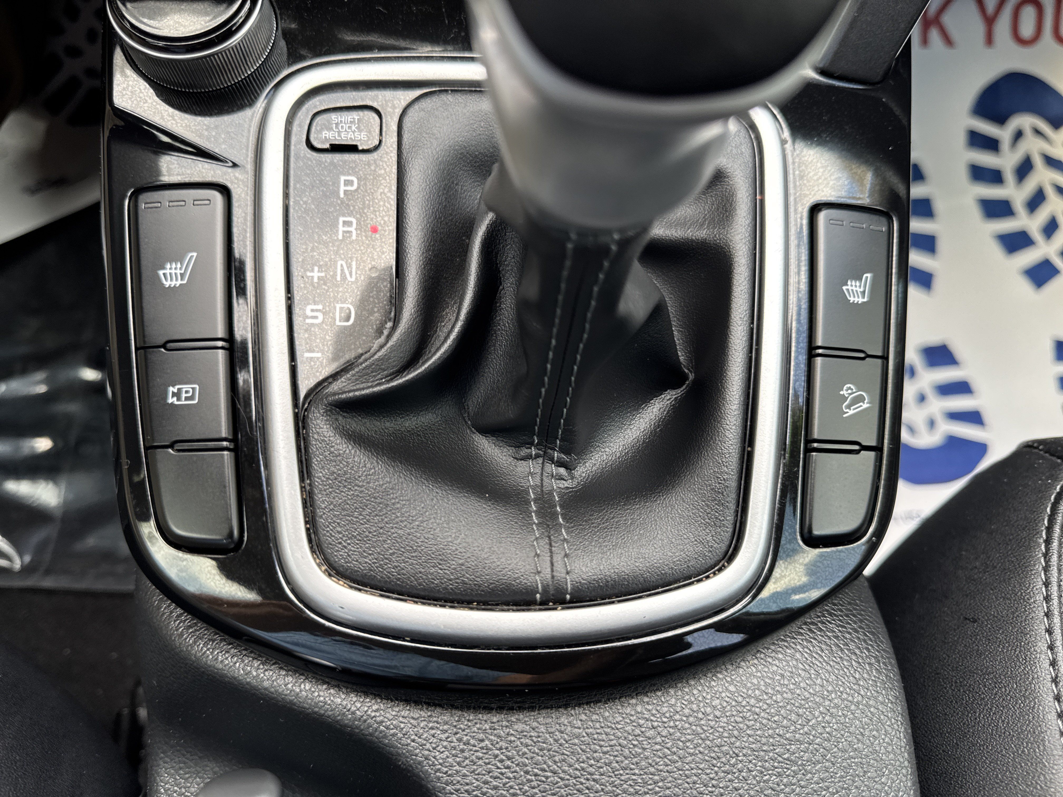 Used 2024 Kia Seltos EX FWD image 32