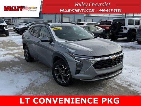 Used 2024 Chevrolet Trax LT w/ LT Convenience Package image 1