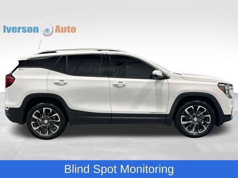Used 2023 GMC Terrain SLT w/ Infotainment Package II AWD/4WD image 10