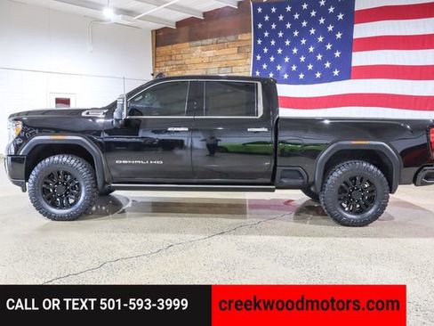 Used 2022 GMC Sierra 2500 Denali w/ Denali Black Diamond Edition image 6