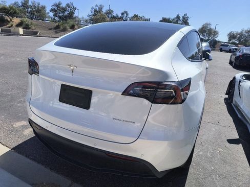 Used 2021 Tesla Model Y Long Range AWD/4WD image 5