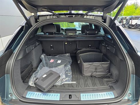 New 2026 Land Rover Range Rover Velar S image 28