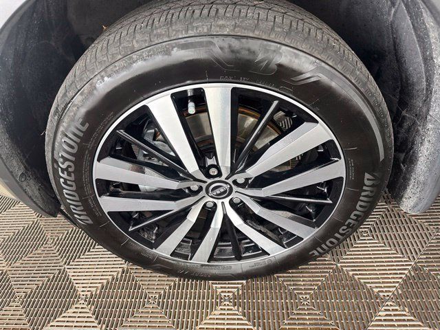 Certified 2025 Nissan Pathfinder Platinum AWD/4WD image 28