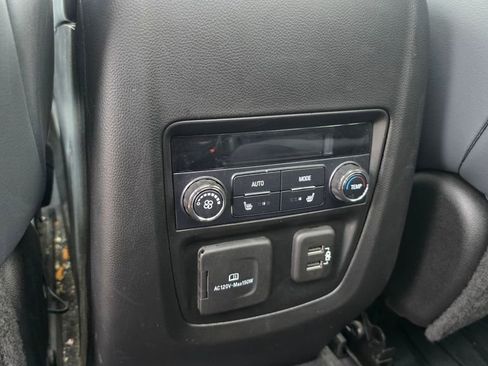 Used 2020 Buick Enclave Premium w/ Sun and Sites Package image 10