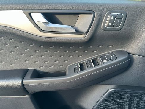 Used 2020 Ford Escape SEL image 19