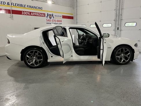 Used 2015 Dodge Charger R/T image 16