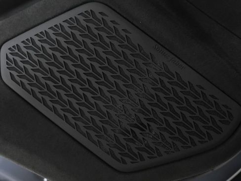 Used 2025 Lamborghini Revuelto AWD/4WD image 18
