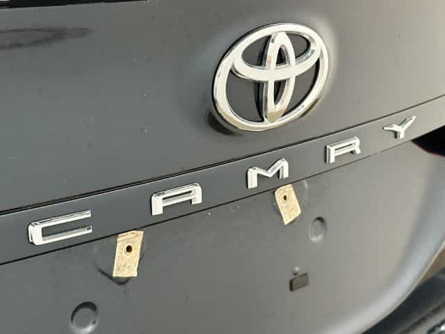 Used 2021 Toyota Camry SE FWD image 17
