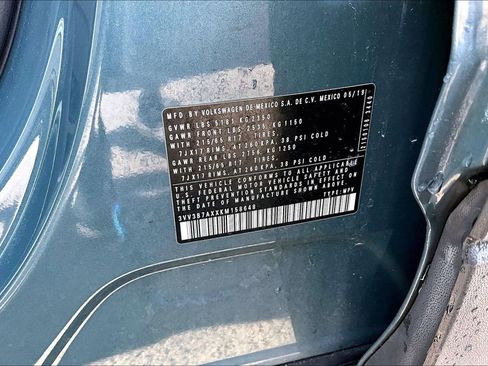 Used 2019 Volkswagen Tiguan SE w/ Panoramic Sunroof Package image 17