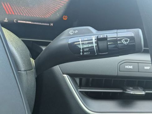 Used 2025 Kia K4 FWD image 24