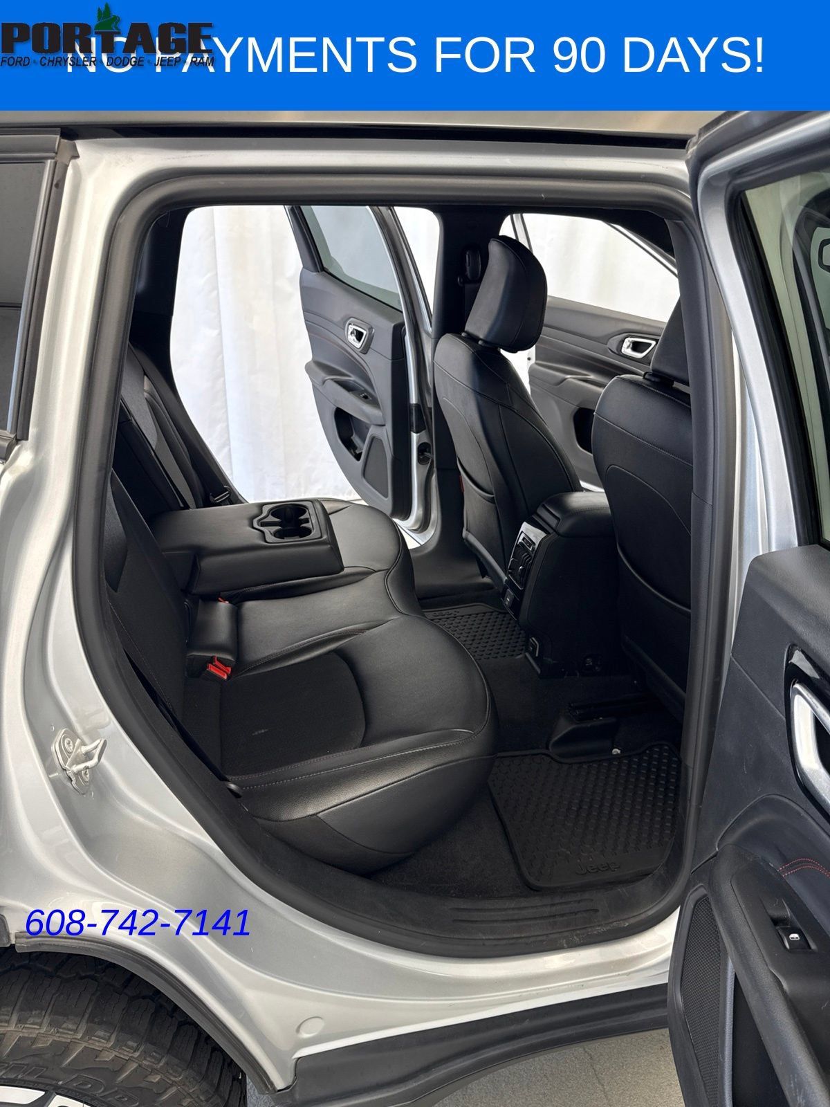 Used 2025 Jeep Compass Trailhawk AWD/4WD image 28