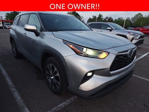 Used 2022 Toyota Highlander XLE image 3
