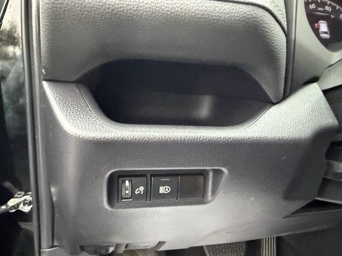 Certified 2025 Toyota RAV4 XLE AWD/4WD image 24