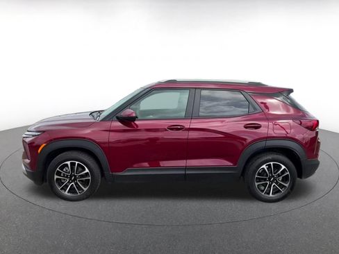 Used 2025 Chevrolet TrailBlazer LT FWD image 7