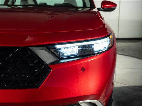 Used 2025 Honda Accord Touring image 12