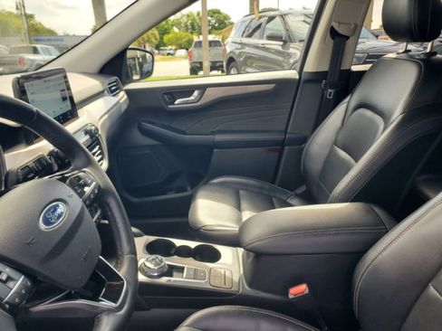Certified 2022 Ford Escape SEL FWD image 11