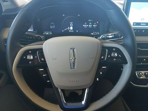 Used 2025 Lincoln Corsair AWD w/ Equipment Group 101A image 14