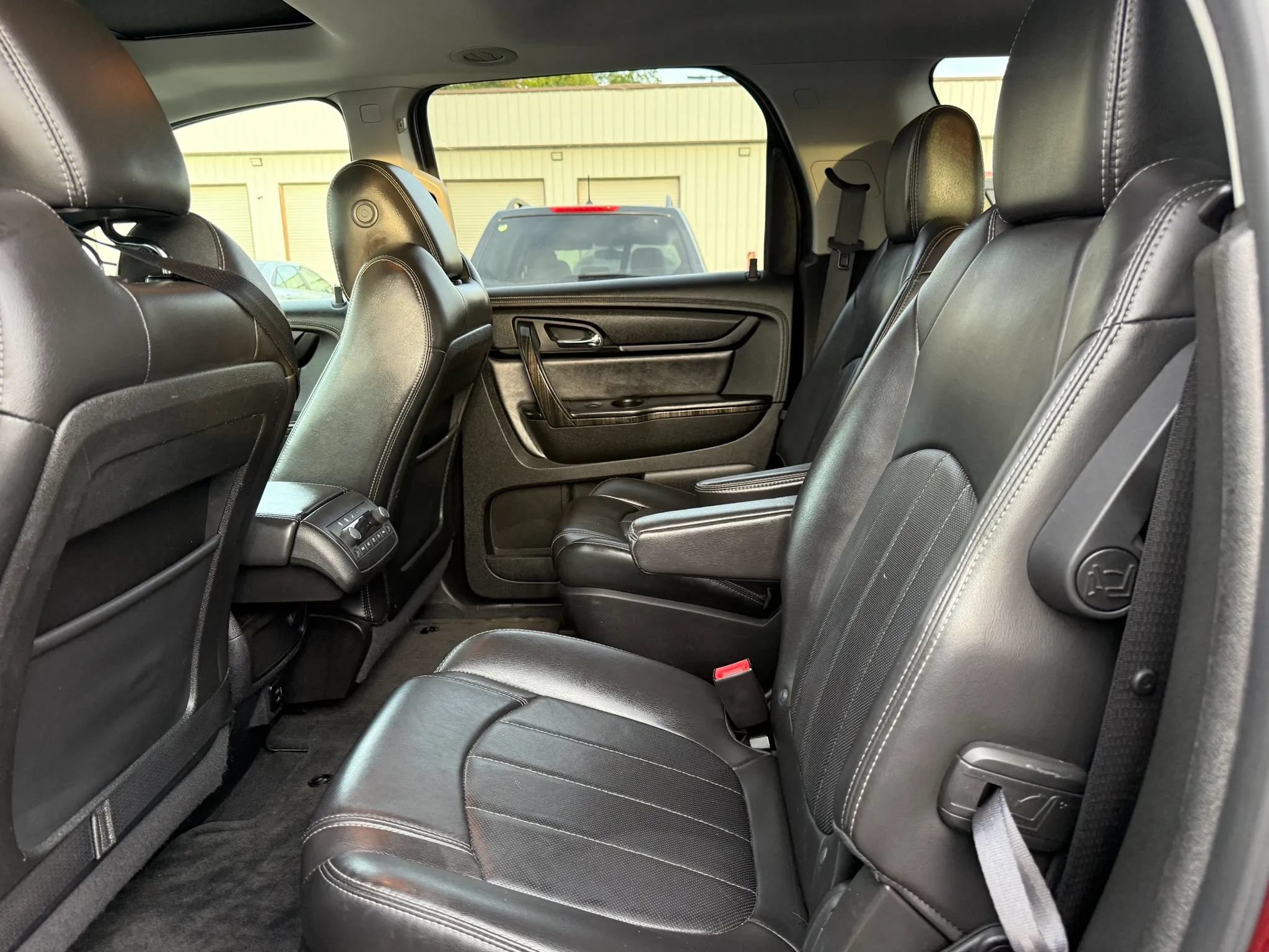 Used 2017 GMC Acadia Limited SLT AWD/4WD image 19