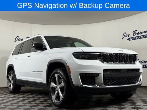 Used 2024 Jeep Grand Cherokee L Limited w/ Luxury Tech Group II image 4